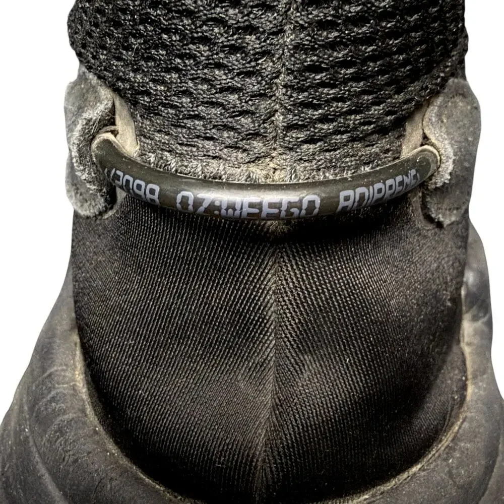 Adidas Ozweego Running Shoes Black Carbon Sneakers Men's Size 12 EE6999 yeezy